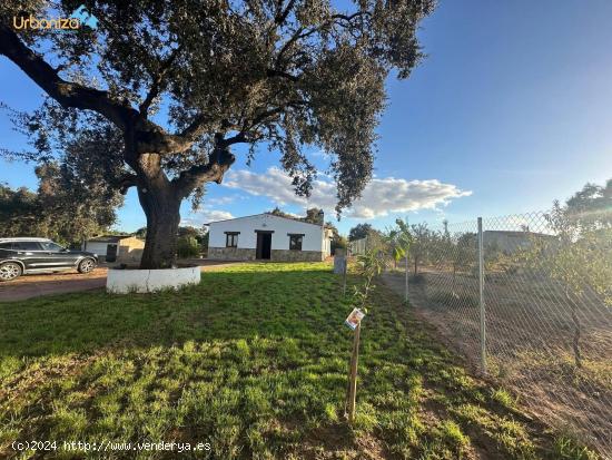 Chalet Independiente con Parcela de 2.500 m - BADAJOZ