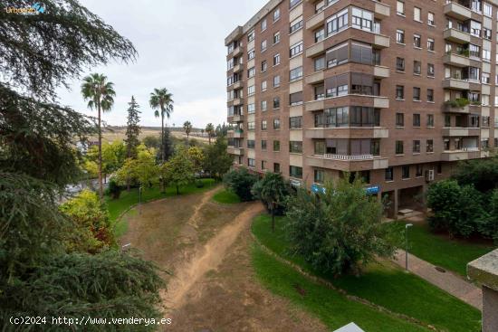 Espectacular piso en Zona de Valdepasilla - BADAJOZ