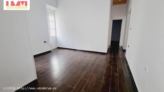 AMPLIA VIVIENDA DE TRES DORMITORIOS EN ZONA ORATORIO SAN FELIPE - CADIZ