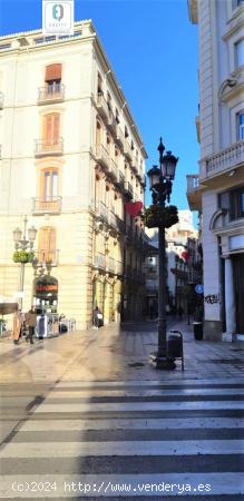 ALQUILER DE OFICINA EN PLENO CENTRO DE GRANADA. - GRANADA