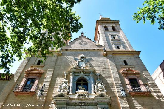  FRENTE LA BASÍLICA DE LAS ANGUSTIAS - GRANADA 