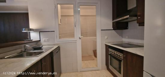 Apartamento de lujo en la urbanizacion cerrada con piscina y garaje!!! - ALICANTE