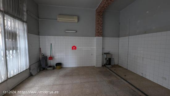 EN VENTA LOCAL COMERCIAL EN ZONA TEMPLE DE TORTOSA - TARRAGONA