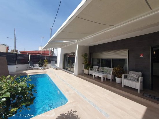 Chalet en venta en Catral (Alicante)