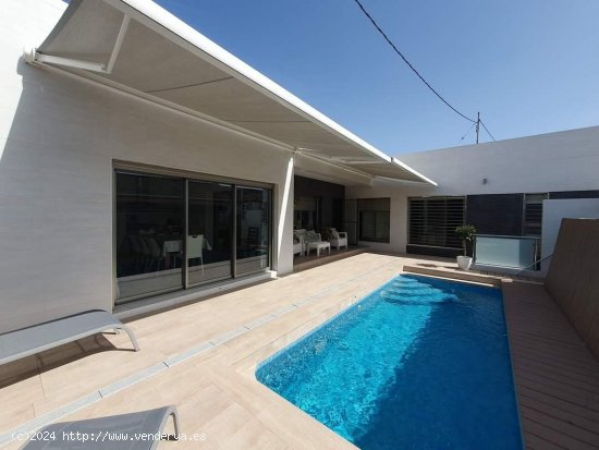 Chalet en venta en Catral (Alicante)