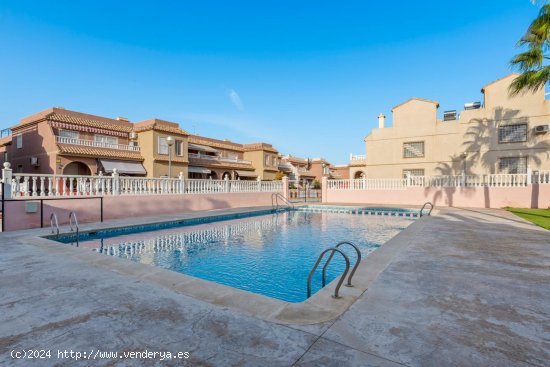 Chalet en venta en Santa Pola (Alicante)