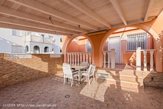 Chalet en venta en Santa Pola (Alicante)