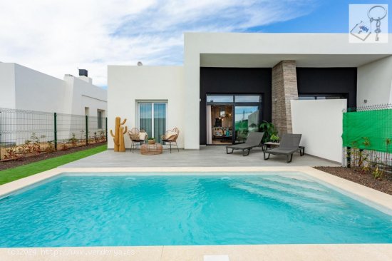 Villa en venta a estrenar en Algorfa (Alicante)