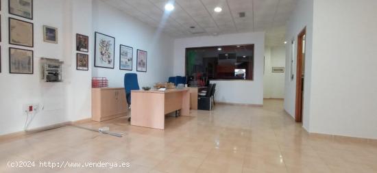 PRECIOSO LOCAL ADAPTADO PARA OFICINA EN PLENO CENTRO DE VELEZ MALAGA - MALAGA