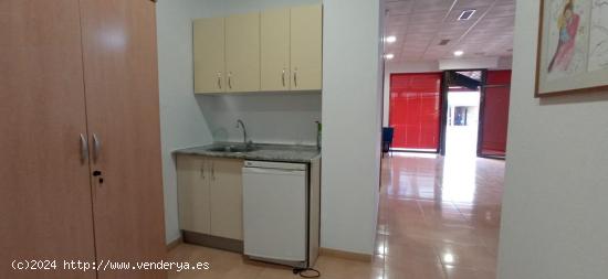 PRECIOSO LOCAL ADAPTADO PARA OFICINA EN PLENO CENTRO DE VELEZ MALAGA - MALAGA