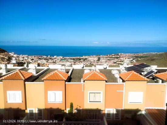 Amplio Adosado de 2 dormitorios en Roque del Conde - SANTA CRUZ DE TENERIFE