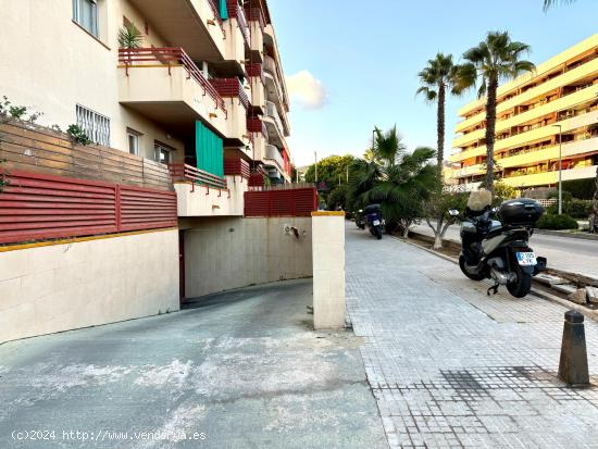 PLAZA DE PARQUING COCHE Y MOTO - BARCELONA