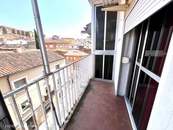 Piso en el Casco Histórico con Ascensor en Instalación - CACERES