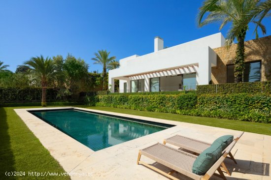  Villa en venta en Estepona (Málaga) 