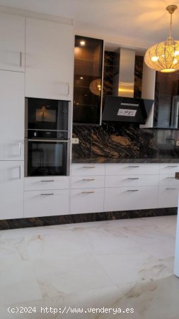 Apartamento en alquiler en Benahavís (Málaga)