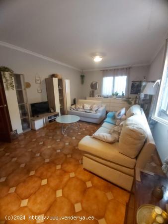 SE VENDE ESTUPENDO CHALET CON PISCINA EN LA COLONIA SAN MIGUEL - CADIZ