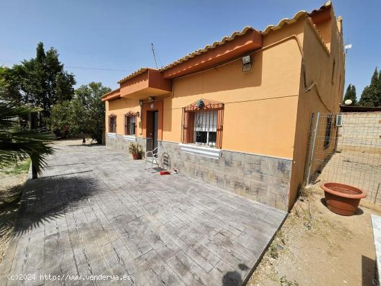 Casa de Campo con cinco dormitorios y garaje en Puerto Lumbreras, reformada - MURCIA