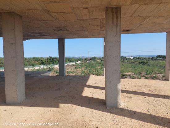 Se vende impresionante chalet en construcción - ALICANTE