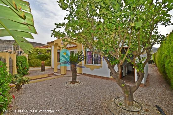 CHALET DE UNA PLANTA Y BONITO JARDÍN EN COUNTRY CLUB - REF 1682 - MURCIA