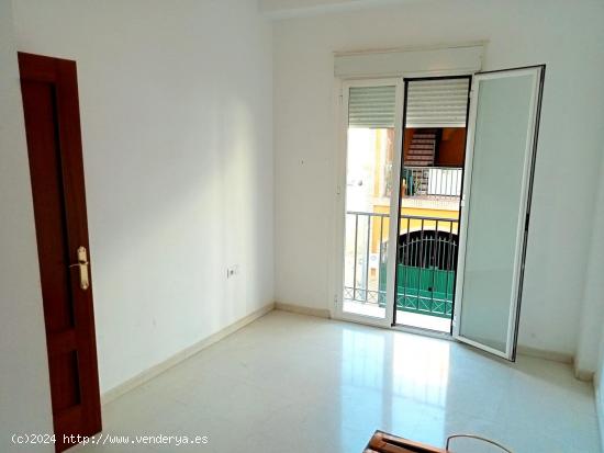 PISO EN VENTA EN LA LOCALIDAD DE BURGUILLOS, SEVILLA. - SEVILLA