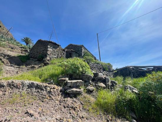  Venta de Encantadora Casa de Piedra de 81 m2 con Terreno 1000 m2 en La Gomera: ¡Un Paraíso Tranqui 