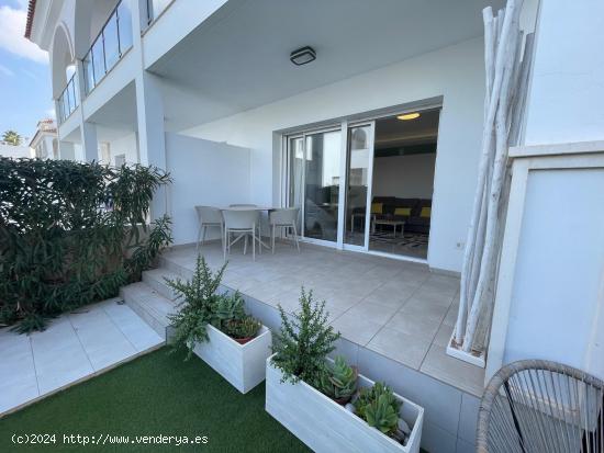 Se vende bungalow planta baja con jardín y propio aparcamiento - ALICANTE