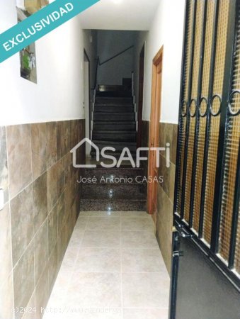 Oferta excepcional de vivienda de 173m2 situada en el centro de Torre de Don Miguel, de tres plantas