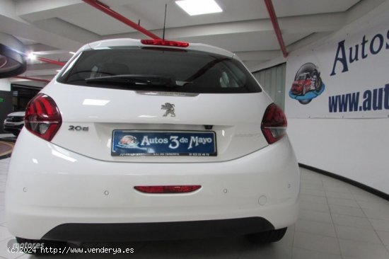 Peugeot 208 PURETECH 1.2 85CV de 2019 con 55.000 Km por 11.490 EUR. en Tenerife