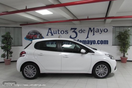 Peugeot 208 PURETECH 1.2 85CV de 2019 con 55.000 Km por 11.490 EUR. en Tenerife