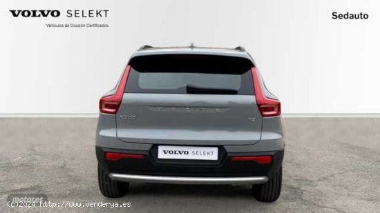 Volvo XC40 XC40 Essential, T2 Automatica Microhibrido, Gasolina de 2024 con 9.651 Km por 34.400 EUR.