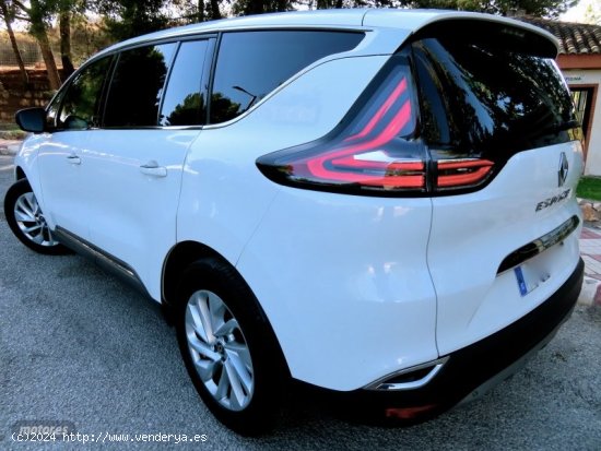 Renault Espace ESPACE 1,6 D PIEL-NAVI-MASAJES-PANORAMICO-FULLL de 2016 con 200.000 Km por 9.700 EUR.