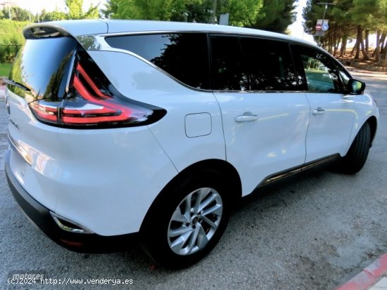 Renault Espace ESPACE 1,6 D PIEL-NAVI-MASAJES-PANORAMICO-FULLL de 2016 con 200.000 Km por 9.700 EUR.