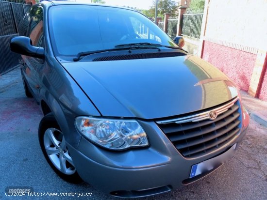 Chrysler Grand Voyager 2.5 CRD LIMITED de 2006 con 187.000 Km por 3.500 EUR. en Granada