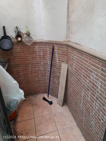 SE VENDE LOCAL EN MUY BUENA ZONA - ALICANTE