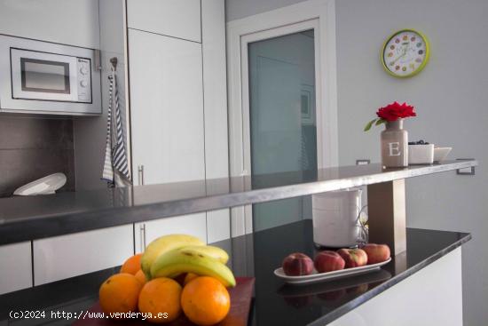 APARTAMENTO DE LUJO EN URBANIZACION COMPLETA EN ARENALES DEL SOL - ALICANTE