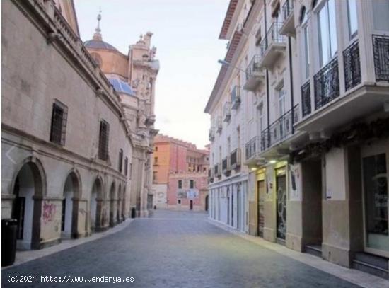  SE ALQUILA LOCAL COMERCIAL JUNTO A LA CATEDRAL. - MURCIA 