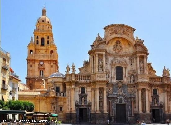 SE ALQUILA LOCAL COMERCIAL JUNTO A LA CATEDRAL. - MURCIA