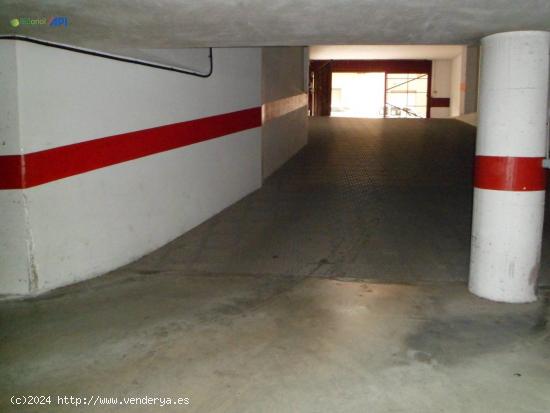 🚗 ¡Plaza de Garaje para coche pequeño - mediano en el Centro de Orihuela en Edificio GAUDI 🆕