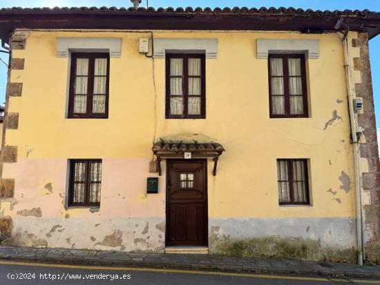 CASA PARA REHABILITAR EN EL CENTRO DE COMILLAS. - CANTABRIA