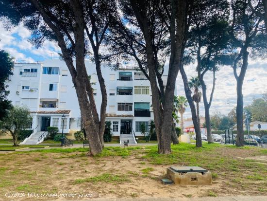  Piso de 3 dormitorios y plaza de garaje en Huerta del Rosario - CADIZ 