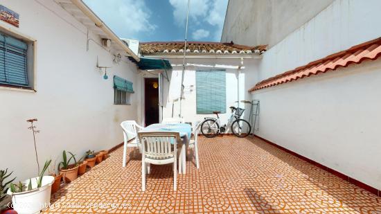 ¡CASA PARA REFORMAR UBICADA EN LA ZONA MÁS BAJA DEL CAMPO DE LA VERDAD! - CORDOBA