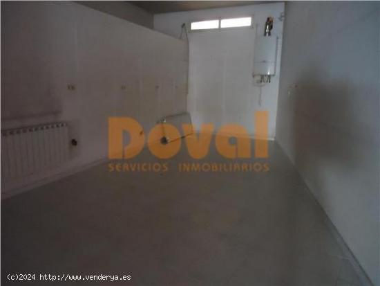 Estupendo local en primera linea comercial - PONTEVEDRA