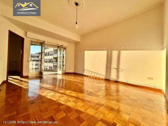 SE VENDE PISO PARA ACTUALIZAR CON VISTAS PANORAMICAS EN JUAN XXIII. REF 7156 - ORENSE