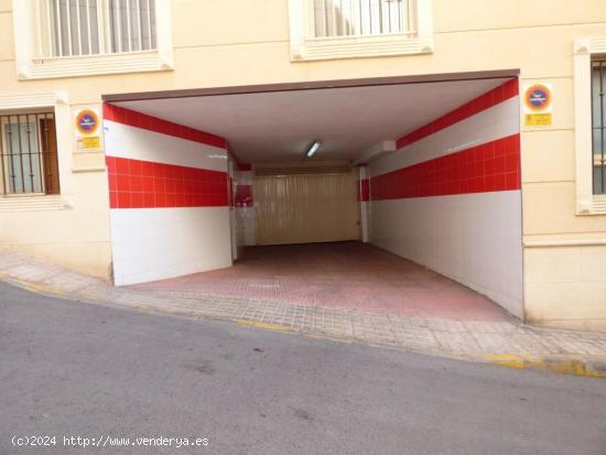 PLAZA DE GARAJE CERCA DE LA IGLESIA SANTISIMA TRINIDAD - ALICANTE