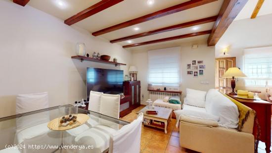 Chalet  de 4+1 dormitorios con jardín y patio en San Pedro del Pinatar - MURCIA