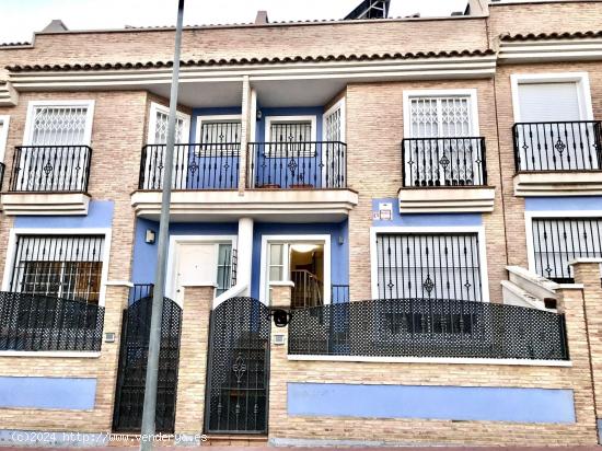 PRECIOSO BUNGALOW CON PISCINA COMUNITARIA. VIVIENDA SITUADA JUNTO AL INSTITUTO DE ALGUAZAS - MURCIA