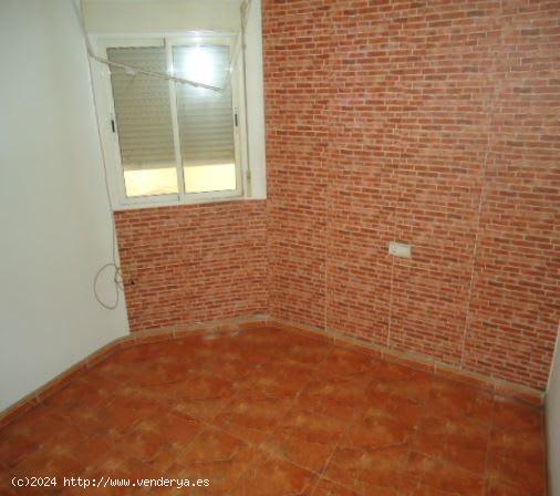 SOL8VIDAL VENDE PISO DE BANCO EN REDOVÁN - ALICANTE