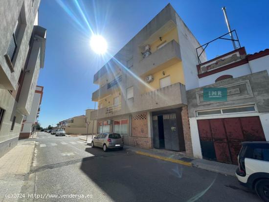 Local comercial en venta en Brenes - SEVILLA