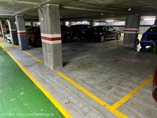 OPORTUNIDAD! Plaza de garaje en Juan Flórez!!! Con espacio para coche y moto!!! - A CORUÑA