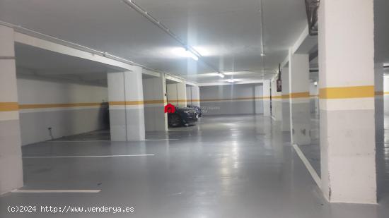 En venta plaza de parquing para 2 coches y una moto Tarragona ciudad - TARRAGONA